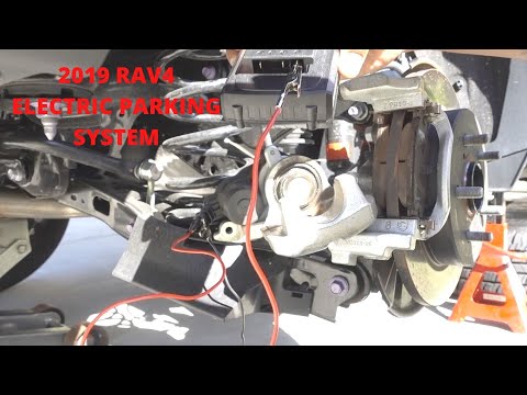 Видео: Как заменить задние тормоза на RAV4 2019 года с электрической системой парковки