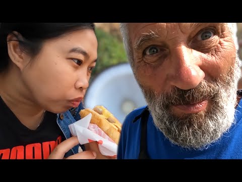 Видео: Почему они постоянно трапезничают  | Мумаичка чистит кокосы на нашем участке | Жизнь с филиппинкой