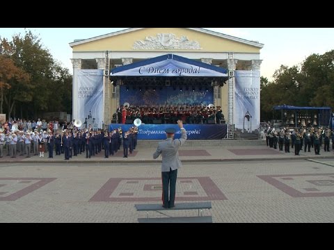 Видео: Парад духовых оркестров в Белгороде (5.08.2015)