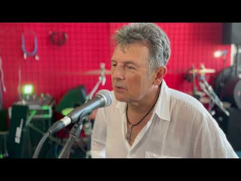 Видео: Андрей Иванов.Свет в окне. (А.Иванов-М.Шабров)