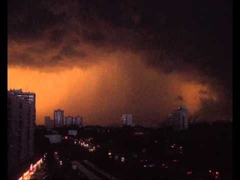 Видео: Гроза в Москве 11.8.2013 - Thunderstorm in Moscow