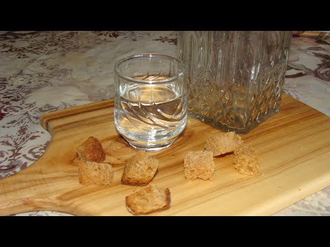 Видео: Ржаной самогон и хлебный гидролат.  Домашняя хлебная водка.