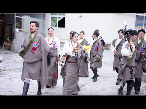 Видео: Юнджи привел команду Zhuorechamu посетить свадьбу Wujiamo, чтобы послать благословения