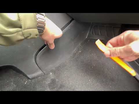 Видео: Замена воздушных фильтров Лада Веста