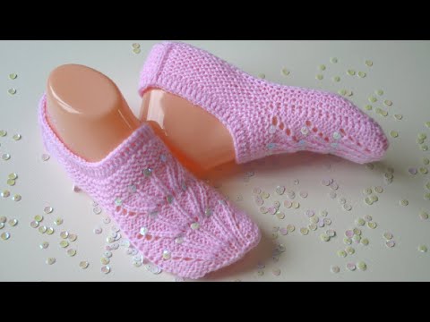 Видео: Следки с блестками на двух спицах без швов