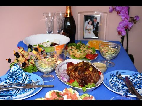 Видео: Мини праздничный стол. С рецептом домашней филадельфии