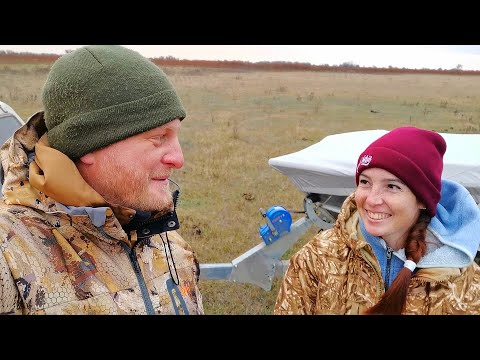 Видео: НА РЫБАЛКУ С ЖЕНОЙ. НАЛОВИЛИ КУЧУ РЫБЫ! КУДА НАМ СТОЛЬКО? Рыбалка на любимой реке в тишине.