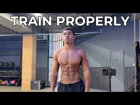 Видео: Почему нужно меньше тренироваться, чтобы выглядеть лучше