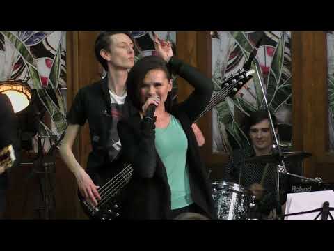 Видео: Вера Свешникова - Если хочешь бать злобной, как я