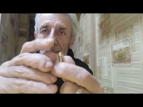 Видео: Бронзовые пины и пластиковые.Есть разница?На гитаре с массивной декой.