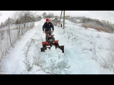 Видео: самодельная лопата отвал для мотоблока в работе