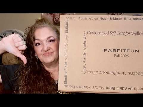 Видео: Моя первая **и последняя** распаковка Fab Fit Fun😩 Очень разочаровывает