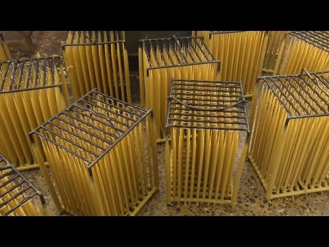 Видео: Так делают свечи
