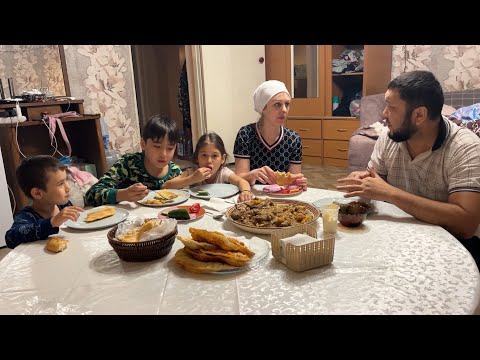Видео: Попался Человек, Который Бросал Мусор к Нам Во Двор / Семья в Восторге от Моих Чебуреков / Влог317