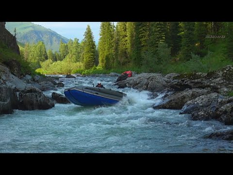 Видео: Горная рыбалка по хариусу/Забрались на лодках в самые верха, а как спускаться?/Travel на Тальмень#6