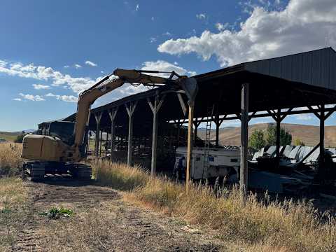 Видео: ДЕНЬ 1 БОЛЬШОГО РЕСТАВРИРОВАНИЯ АМБАРНЯ | ПОРА ПОДНЯТЬ БАЛКИ | Часть 1
