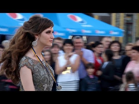 Видео: Парад умных и красивых!