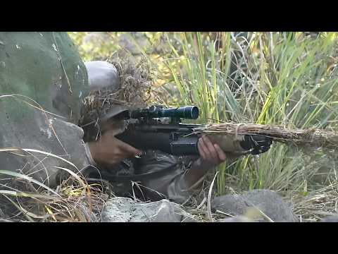 Видео: Снайпер занял высокую точку, с помощью товарищей застрелил японского командира на дальнем расстоянии