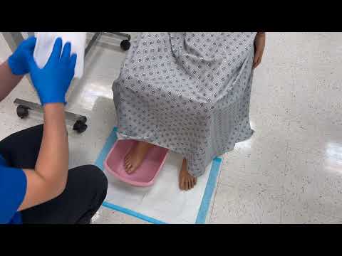 Видео: Навык CNA 19: Оказание ухода за одной ногой