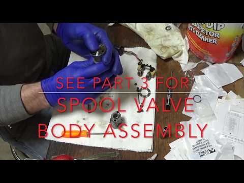 Видео: Ремонт инжектора Powerstroke 6.0 л, сборка корпуса инжектора, часть 2