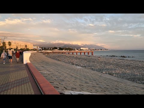Видео: По Сочи и Адлеру пешком. Новый мост "Волшебный лист" в Сочи. Набережные Сочи и Адлера