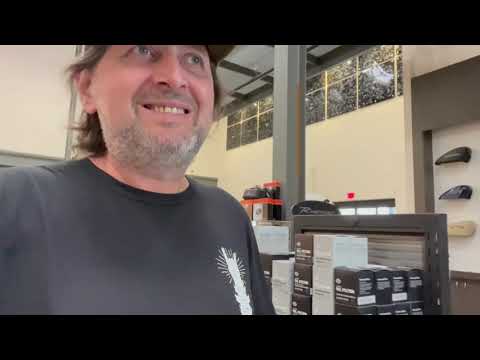 Видео: Самый большой Harley-Davidson в Техасе 