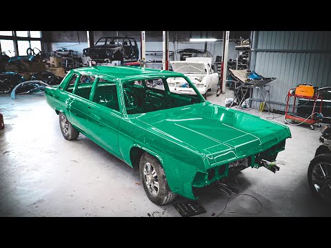 Видео: Чайка АКАДЕМИКА, мы это сделали / ПОКРАСКА ГАЗ-14 ЧАЙКА