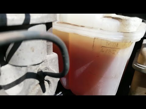 Видео: Как развоздушить систему охлаждения ауди 80