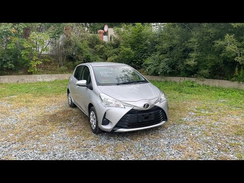 Видео: 🔥 🎥 Обзор Toyota Vitz 2018 год 🚙 3 поколение 2 рестайлинг в кузове KSP130, 🛠Комплектация F