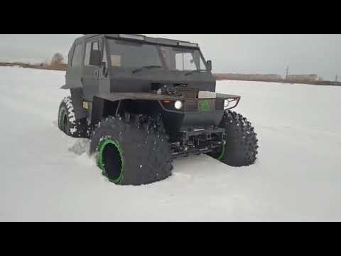 Видео: по глубокому снегу на вездеходах Тайпан