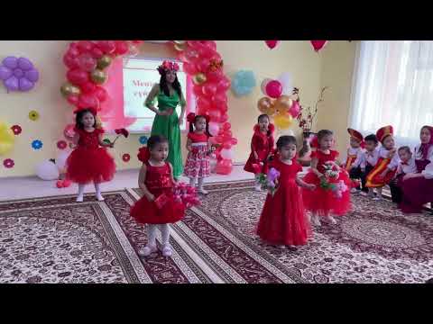 Видео: Қызғалдақтар биі балабақшада/ танец для девочек на 8 марта