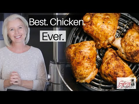 Видео: Сочные куриные бёдрышки, приготовленные во фритюрнице | С кожей и костью