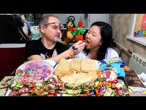 Видео: Мукбанг Сладости из Казахстана / Конфеты Рахат - это очень вкусно! / Mukbang