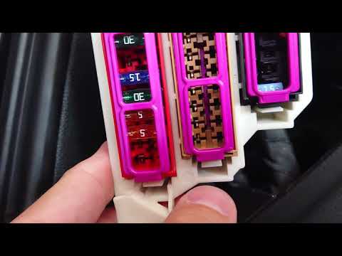 Видео: Скрытое подключение видеорегистратора в Audi A6 C7