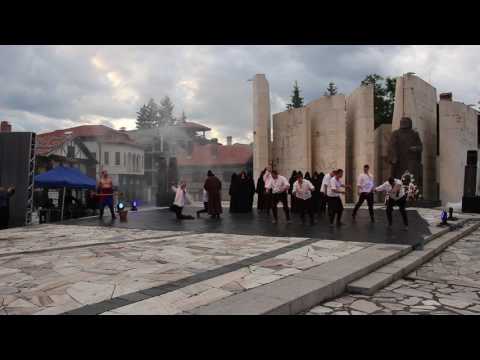 Видео: Расти Боре - ансамбъл "Българе" , Банско