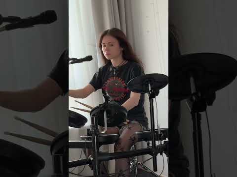 Видео: Когда решила впервые послушать песню…