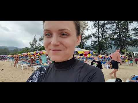 Видео: Первый день на Пхукете! Пляж КАРОН, обмен долларов и КОКОСЫ. Влог