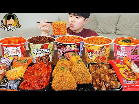Видео: ASMR MUKBANG небольшой магазин, острый рамэн, хот-доги, кимбап, ттеокбокки !! Корейский магазин
