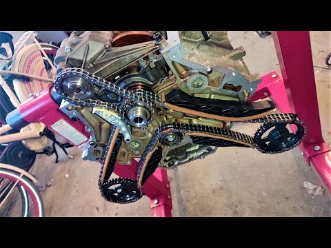 Видео: Ремонт двигателя M113 - Часть 12 - Установка цепи ГРМ + масляного насоса + корпуса ГРМ