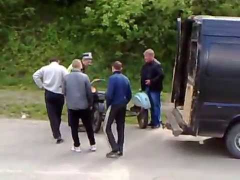 Видео: "ДАI" мiста Iзяслав вмiють себе поводити на дорогах с. Плужне
