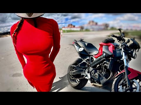 Видео: В ПЛАТЬЕ НА МОТОЦИКЛЕ… ОНА НЕ ОЖИДАЛА!