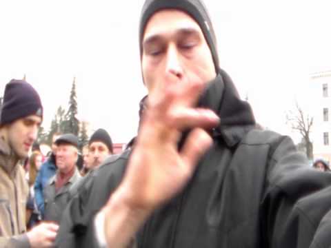 Видео: В Нежине на площаде Ленина разрушили памятник Ленина