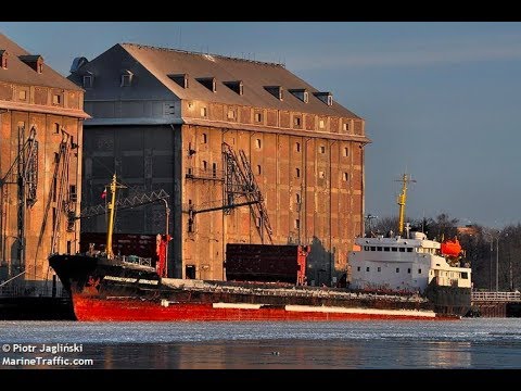 Видео: Первый контракт на старом пароходе, обзор машинного отделения и немного каюты