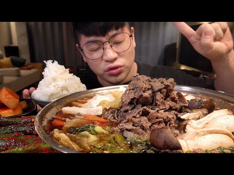 Видео: SUB_Мукбанг из говяжьего мяса Чонголь - вкусная еда Сам сделал Легендарный мукбанг
