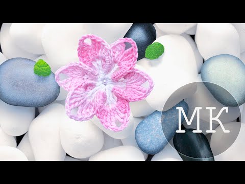 Видео: Вяжем нежный цветок крючком. How to crochet a cute flower