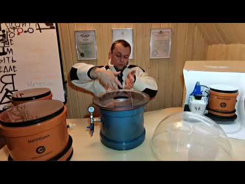 Видео: Как выбрать вакуумную камеру и насос? / How to choose a vacuum chamber and pump?