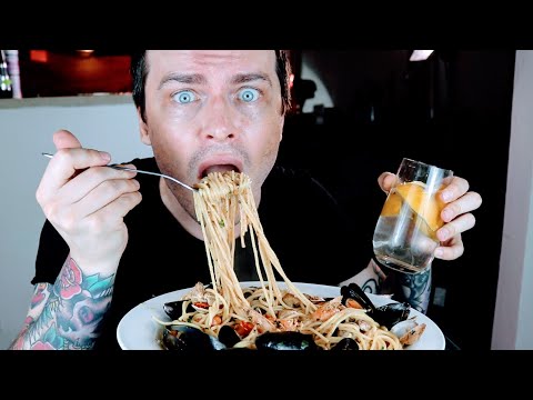 Видео: МУКБАНГ! ПОЧЕМУ ОТНОШЕНИЯ НА РАССТОЯНИИ НИКОГДА НЕ РАБОТАЮТ. МОЕ МНЕНИЕ