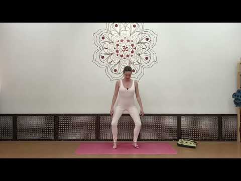 Видео: Пробуждающая практика с Екатериной Фирсовой. Заряжает энергией на весь день!