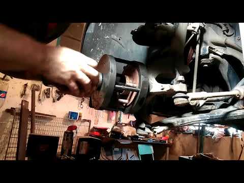 Видео: Замена передней ступицы Форд Фокус 2, Форд Мондео 4