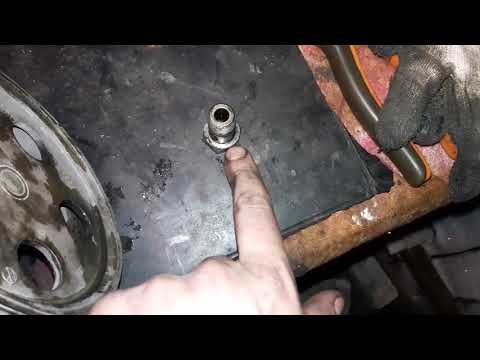 Видео: Ставлю насос ГУР от нивы на пассат Б5+.